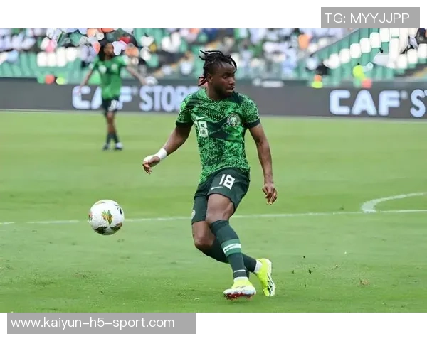 尼日利亚主播穿马竞外套买报纸被误认成卢克曼的趣事